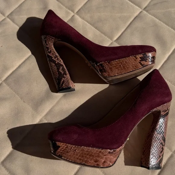 Prada Python Pumps - Picture 2 of 7